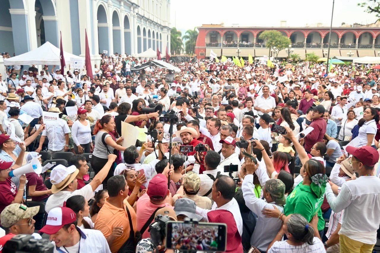 Zenyazen Escobar protagonizó contundente y masivo cierre de campaña