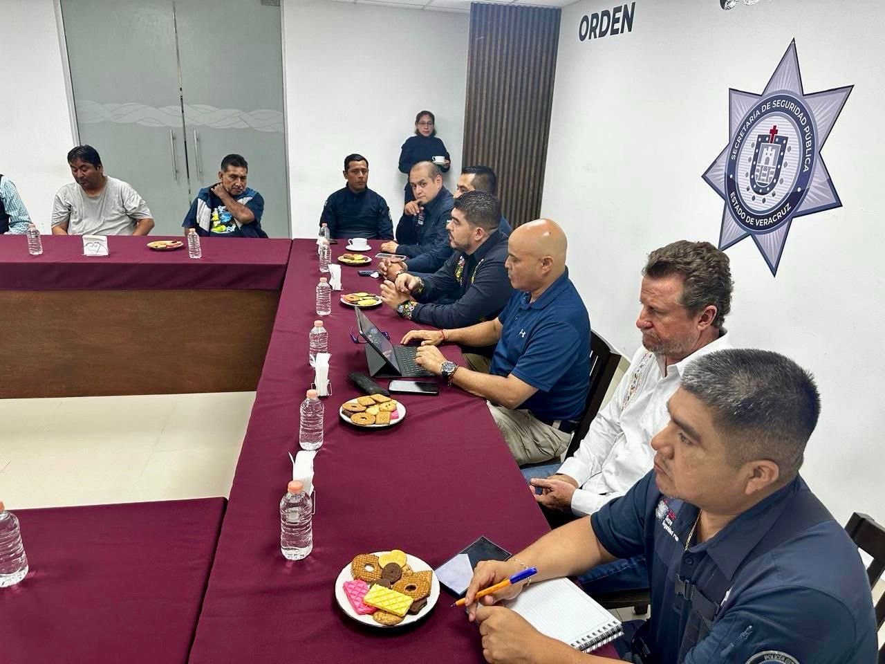 Zenyazen Escobar trabaja para fortalecer al sector transportista