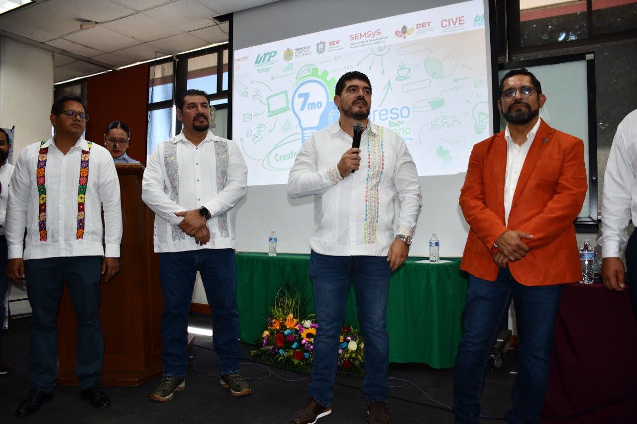 Con entrega de prótesis, Zenyazen Escobar refuerza compromiso con la comunidad y el desarrollo tecnológico