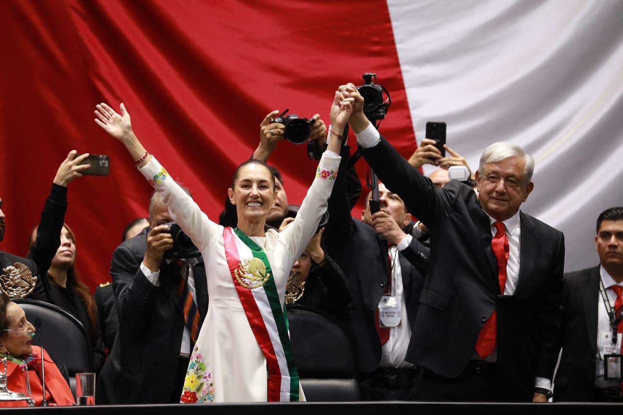 Claudia Sheinbaum tomó protesta como la primera presidenta de México; Zenyazen Escobar celebra el inicio de una nueva era